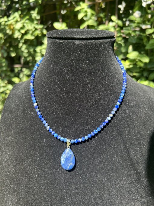 Colier Handmade din Lapis Lazuli cu Pandantiv ELENITA