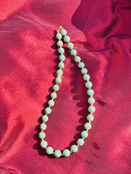 Colier Handmade howlit verde filat auriu LAURA