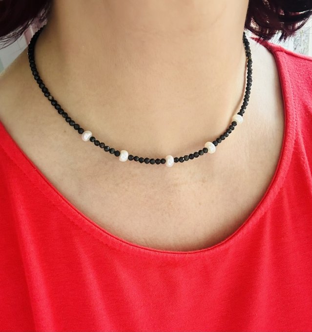 Colier obsidian auriu fatetat si perle cultură DELIAH